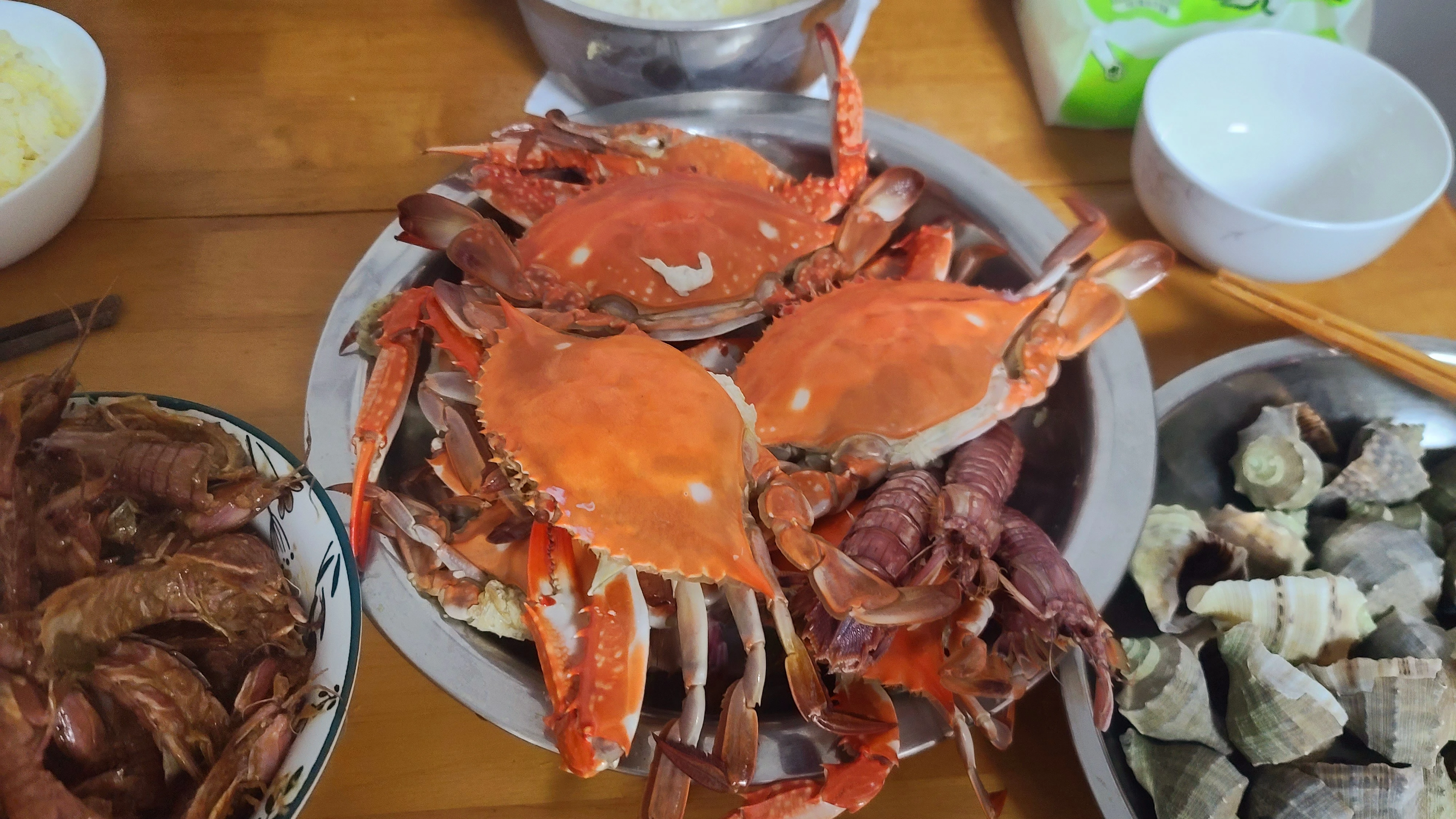 吃螃蟹