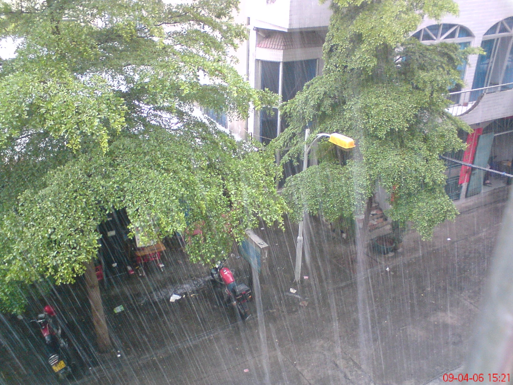 三亚大雨